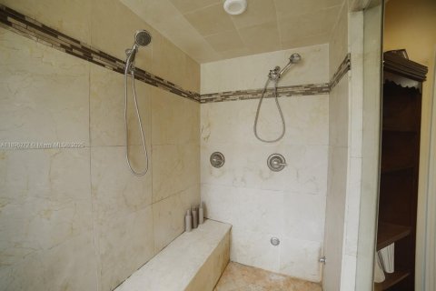 Купить виллу или дом в Санрайз, Флорида 3 спальни, 160.44м2, № 1947762 - фото 10