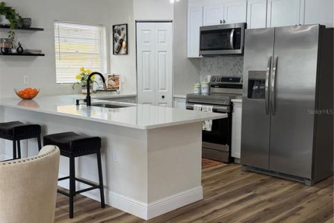 Villa ou maison à vendre à Tampa, Floride: 3 chambres, 142.6 m2 № 2234629 - photo 6
