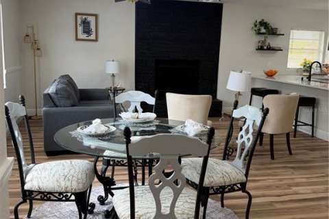 Villa ou maison à vendre à Tampa, Floride: 3 chambres, 142.6 m2 № 2234629 - photo 8