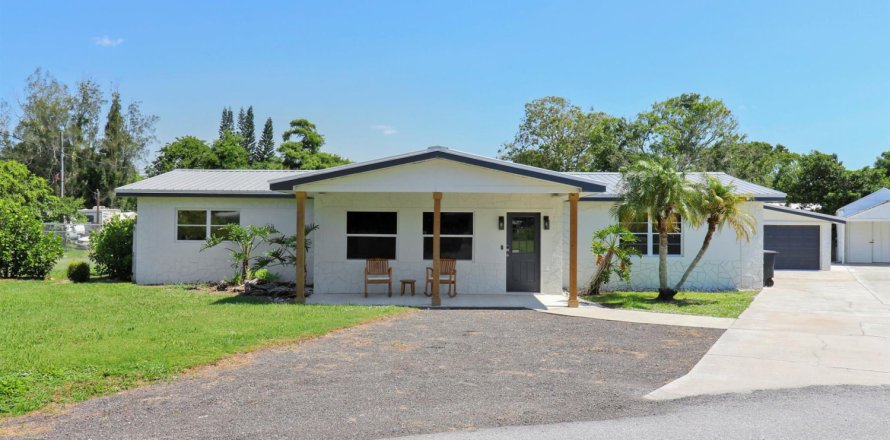 Casa en Okeechobee, Florida 4 dormitorios, 240.62 m2 № 1210254
