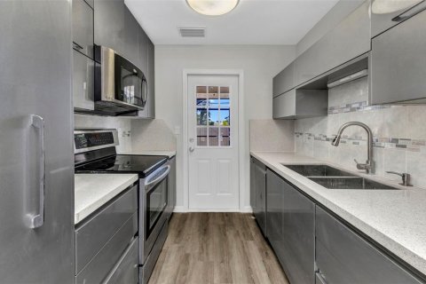 Купить виллу или дом в Венеция, Флорида 3 комнаты, 108.88м2, № 1639833 - фото 14