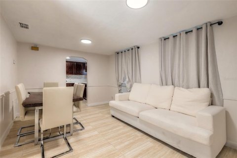 Villa ou maison à vendre à DeLand, Floride: 3 chambres, 75.62 m2 № 1919068 - photo 6