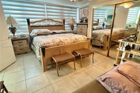 Condo in Miami Beach, Florida, 1 bedroom  № 2087305 - photo 20