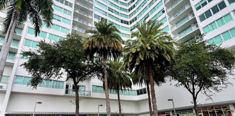 Condo in Miami Beach, Florida, 1 bedroom  № 2087305