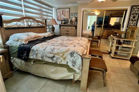 Condo in Miami Beach, Florida, 1 bedroom  № 2087305 - photo 19