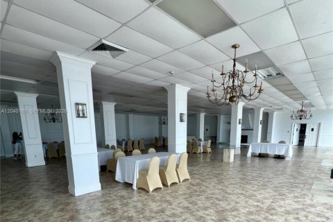 Condo in Miami Beach, Florida, 1 bedroom  № 2087305 - photo 30