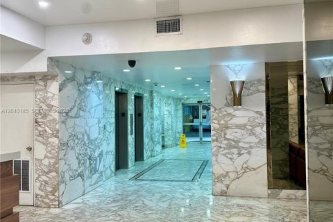 Condo in Miami Beach, Florida, 1 bedroom  № 2087305 - photo 9