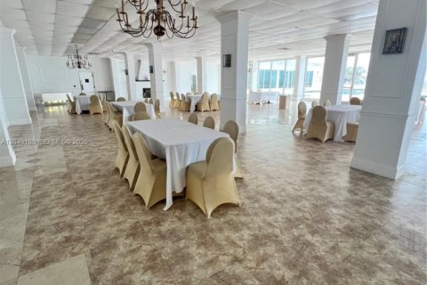 Condo in Miami Beach, Florida, 1 bedroom  № 2087305 - photo 29