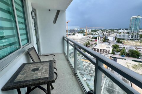 Condo in Miami Beach, Florida, 1 bedroom  № 2087305 - photo 24