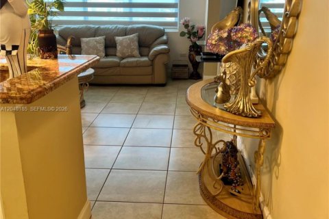 Condo in Miami Beach, Florida, 1 bedroom  № 2087305 - photo 10