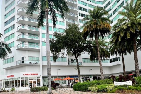 Condo in Miami Beach, Florida, 1 bedroom  № 2087305 - photo 4