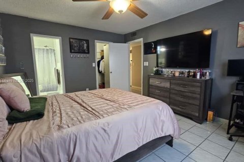 Condo in Coral Springs, Florida, 2 bedrooms  № 2060194 - photo 12