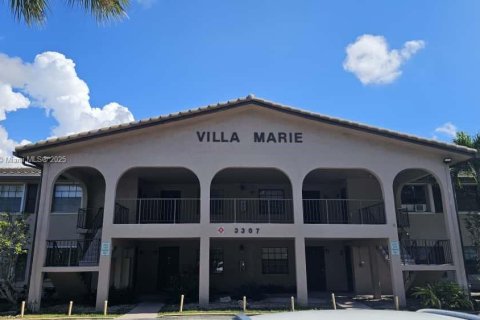 Condo in Coral Springs, Florida, 2 bedrooms  № 2060194 - photo 2