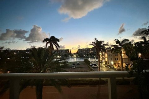 Condominio en venta en Hollywood, Florida, 2 dormitorios, 164.25 m2 № 1860230 - foto 29