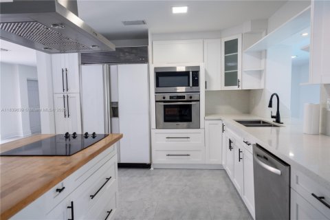 Casa en venta en Miami, Florida, 4 dormitorios, 332.78 m2 № 1828952 - foto 14