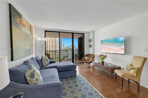 Condominio en alquiler en Miami, Florida, 1 dormitorio, 60.39 m2 № 2355197 - foto 9