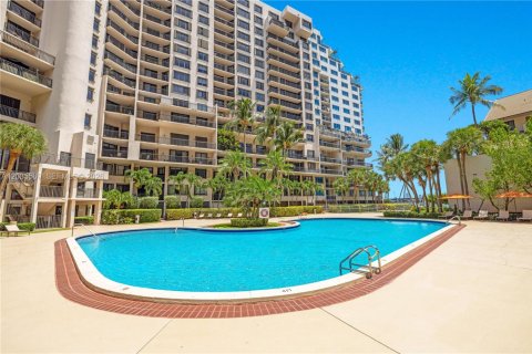 Condominio en alquiler en Miami, Florida, 1 dormitorio, 60.39 m2 № 2355197 - foto 16