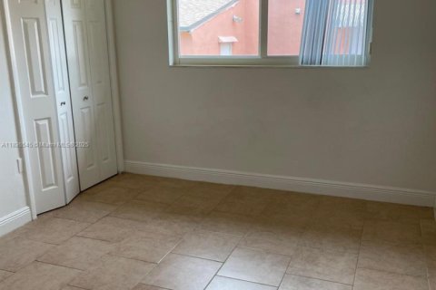 Villa ou maison à louer à Miami, Floride: 4 chambres, 164.07 m2 № 1820253 - photo 8