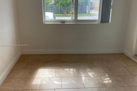 Villa ou maison à louer à Miami, Floride: 4 chambres, 164.07 m2 № 1820253 - photo 6