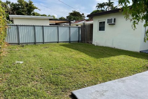Villa ou maison à louer à Miami, Floride: 4 chambres, 164.07 m2 № 1820253 - photo 15