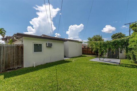 Villa ou maison à louer à Miami, Floride: 4 chambres, 164.07 m2 № 1820253 - photo 19