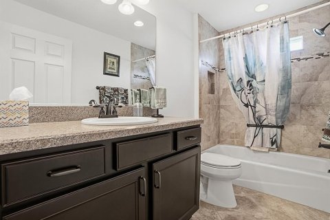 Casa en venta en The Villages, Florida, 3 dormitorios, 203.92 m2 № 2206514 - foto 28