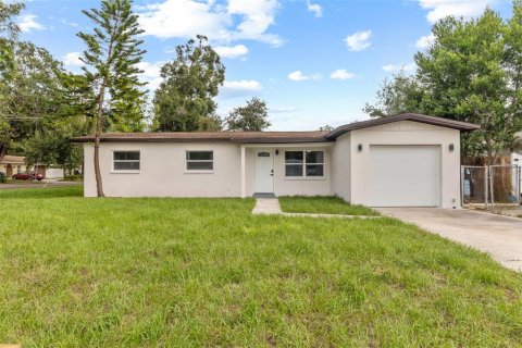 House in Tampa, Florida 5 bedrooms, 151.43 sq.m. № 1825337 - photo 2