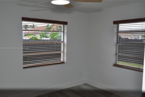 Villa ou maison à louer à Miami, Floride: 3 chambres, 165.83 m2 № 1957174 - photo 26