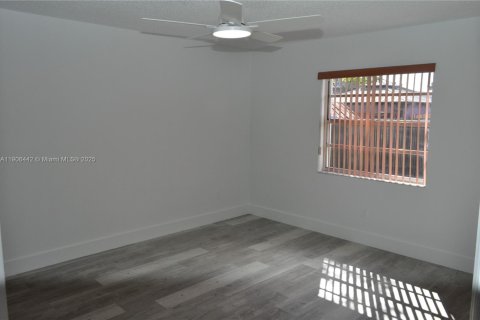 Villa ou maison à louer à Miami, Floride: 3 chambres, 165.83 m2 № 1957174 - photo 24