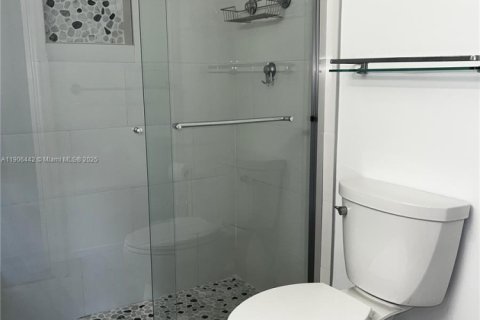 Villa ou maison à louer à Miami, Floride: 3 chambres, 165.83 m2 № 1957174 - photo 14