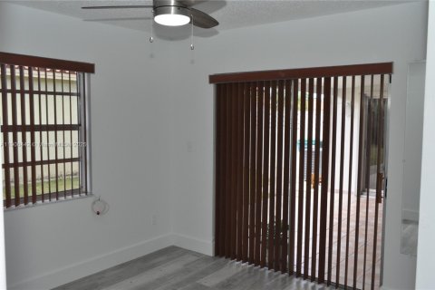 Villa ou maison à louer à Miami, Floride: 3 chambres, 165.83 m2 № 1957174 - photo 23