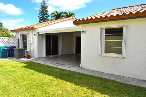 Villa ou maison à louer à Miami, Floride: 3 chambres, 165.83 m2 № 1957174 - photo 29