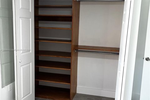 Villa ou maison à louer à Miami, Floride: 3 chambres, 165.83 m2 № 1957174 - photo 19