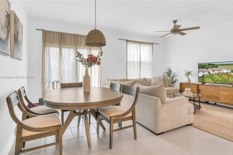Townhouse in Homestead, Florida 3 bedrooms, 164.62 sq.m. № 1792404 - photo 14