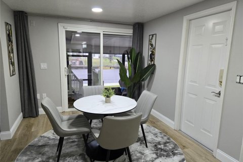House in Kissimmee, Florida 3 bedrooms, 191.75 sq.m. № 2236554 - photo 3