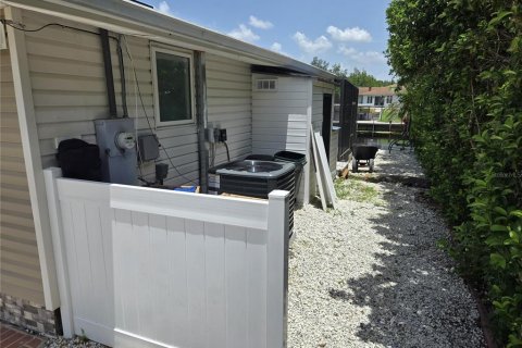 House in Kissimmee, Florida 3 bedrooms, 191.75 sq.m. № 2236554 - photo 15