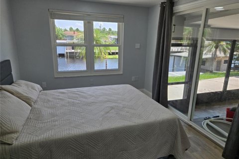 House in Kissimmee, Florida 3 bedrooms, 191.75 sq.m. № 2236554 - photo 13