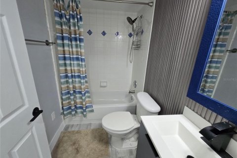 House in Kissimmee, Florida 3 bedrooms, 191.75 sq.m. № 2236554 - photo 11