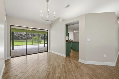 Casa en venta en Port St. Lucie, Florida, 3 dormitorios, 197.88 m2 № 2262221 - foto 11
