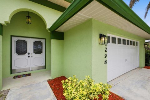 Casa en venta en Port St. Lucie, Florida, 3 dormitorios, 197.88 m2 № 2262221 - foto 3