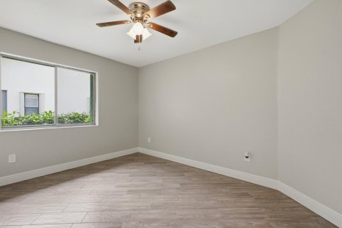 Casa en venta en Port St. Lucie, Florida, 3 dormitorios, 197.88 m2 № 2262221 - foto 22