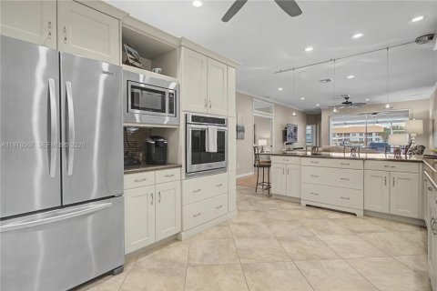 House in Naples, Florida 3 bedrooms, 137.59 sq.m. № 2044449 - photo 9