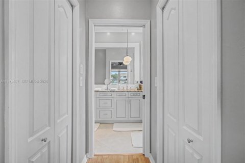 House in Naples, Florida 3 bedrooms, 137.59 sq.m. № 2044449 - photo 18