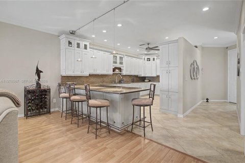 House in Naples, Florida 3 bedrooms, 137.59 sq.m. № 2044449 - photo 12