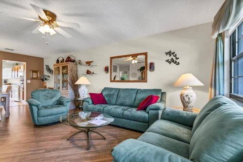 Condo in Saint Petersburg, Florida, 2 bedrooms  № 1827832 - photo 15