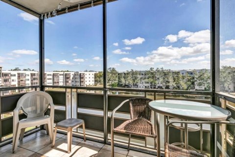 Condo in Saint Petersburg, Florida, 2 bedrooms  № 1827832 - photo 11