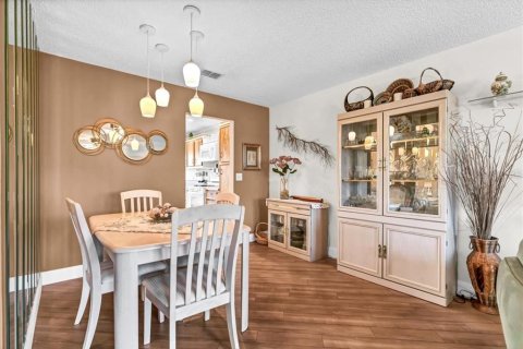 Condo in Saint Petersburg, Florida, 2 bedrooms  № 1827832 - photo 17