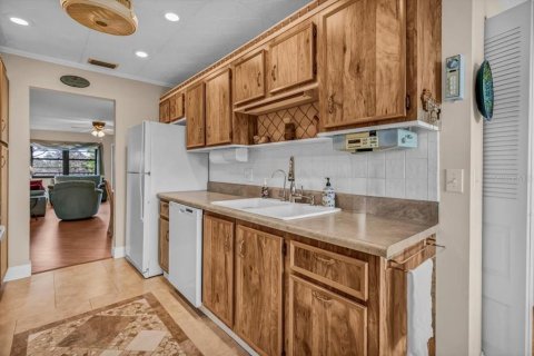 Condo in Saint Petersburg, Florida, 2 bedrooms  № 1827832 - photo 21