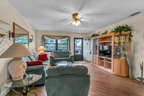 Condo in Saint Petersburg, Florida, 2 bedrooms  № 1827832 - photo 13