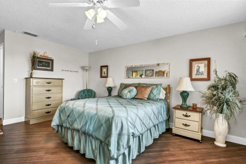 Condo in Saint Petersburg, Florida, 2 bedrooms  № 1827832 - photo 27